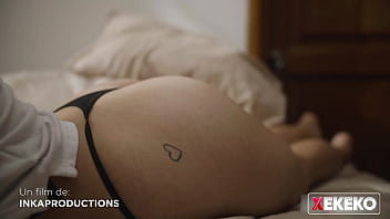 Mi vecina venezolana de enormes tetas se deja follar a cambio de tomarle unas buenas fotos