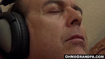 Daisy lee seduces pervy grandpa for taste Daisy lee seduces pervy grandpa for taste