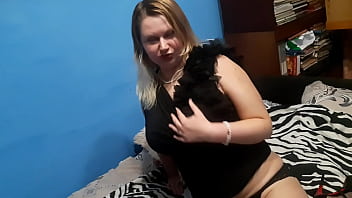 This way my next door neighbor encourages men in chat rooms to meet and fuck sometimes she succeeds