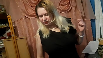 This way my next door neighbor encourages men in chat rooms to meet and fuck sometimes she succeeds