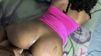 Eu fodo a namorada colombiana do meu melhor amigo