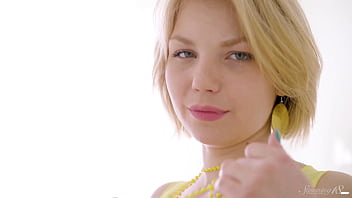 Young cutie idylla is smashing her tight & wet box with toys