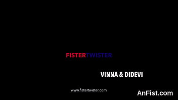 Lezzie chick gets her trimmed snatch and anal fisted