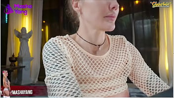 Rubia puta disfruta destrozando su ano