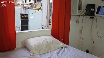 A amiga safada da minha mulher vaio no momento que eu estava em casa sozinho e a gostosa veio de vistido sem camisinha e eu meti a pica na safada