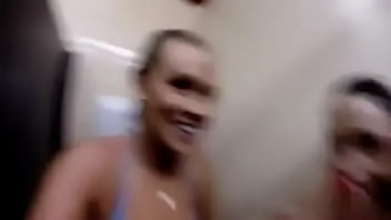 Não resistiram em se chupar