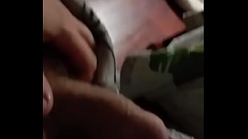 Empiezo a tocarme y se pone morcillona