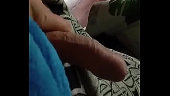 Empiezo a tocarme y se pone morcillona