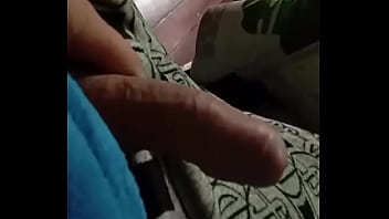 Empiezo a tocarme y se pone morcillona