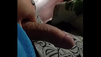 Empiezo a tocarme y se pone morcillona