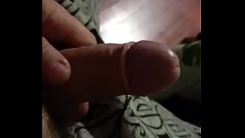 Empiezo a tocarme y se pone morcillona