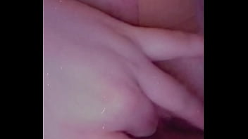 Mialovesmasturbating