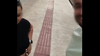 Brincadeiras pela cidade se exibindo em público pelas ruas e pela praia com final feliz vídeo completo no red