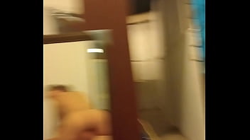 Casi me vengo adentro de la chica de la limpieza Casi me vengo adentro de la chica de la limpieza