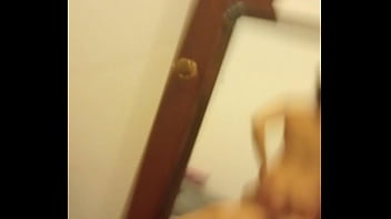 Casi me vengo adentro de la chica de la limpieza