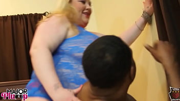 Sienna’s giant rack sparks first date sex with rome major