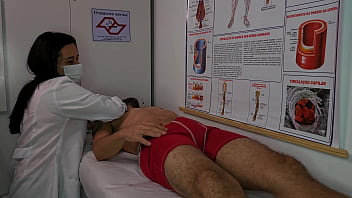 Enfermeira fica excitada com ereção do paciente