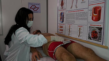 Enfermeira fica excitada com ereção do paciente