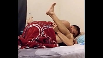 Mi Primo Y Yo Nos Hechamos Un Rico Palito En Casa De Mi Tía thumbnail