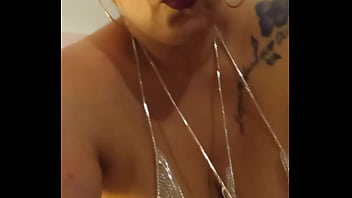 Persian goddess loves to show her big tits to all