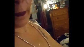 Persian goddess loves to show her big tits to all