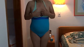 I come back from the beach very excited looking at big cocks and i masturbate i need to fuck