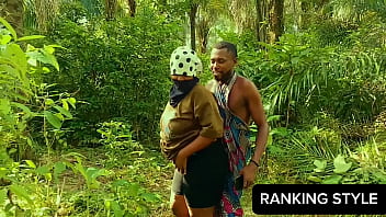 A strange love making while taking pictures