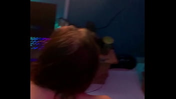 Rebolando cheia de tesão