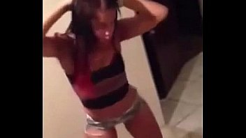 Menina Dançando Funk Safada Medium thumbnail