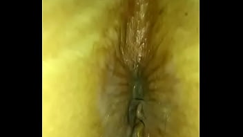 Mi vieja mostrando su culito rico