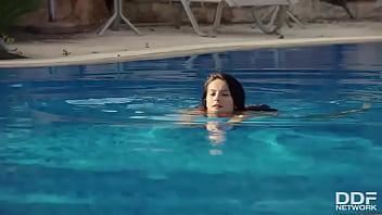 Hot Horny And Solo Babe's Outdoor Finger Fuck thumbnail