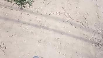 Puta empleada se exhibe y el jardinero termina por follarle el coño y llenarle coño de semen Puta empleada se exhibe y el jardinero termina por follarle el coño y llenarle coño de semen