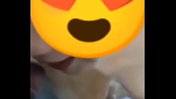 Ela pediu para ser mijada e o chefe não perdoou a garganta dela Ela pediu para ser mijada e o chefe não perdoou a garganta dela