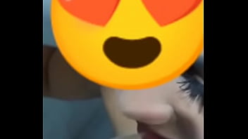 Ela pediu para ser mijada e o chefe não perdoou a garganta dela