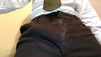Pegando Na Rola Na Calça thumbnail
