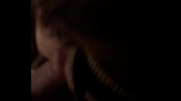 Milf perra with mask sucking the cock