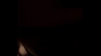 Milf perra with mask sucking the cock