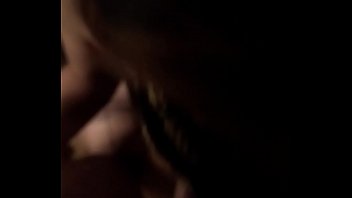 Milf perra with mask sucking the cock