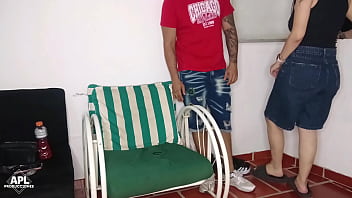 Me gusta llevar amigas a mi casa y follarles sus ricos coños parte 1