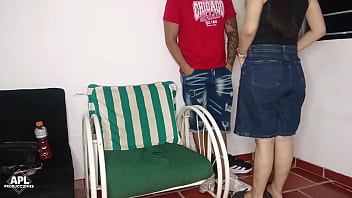 Me gusta llevar amigas a mi casa y follarles sus ricos coños parte 1