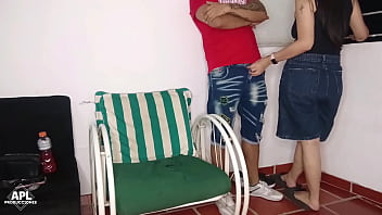 Me gusta llevar amigas a mi casa y follarles sus ricos coños parte 1