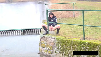 Canal peeing