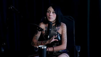 Começou como garota de programa era muito gananciosa se considera dominatrix e quando contou para a família paty raven watch sheer red