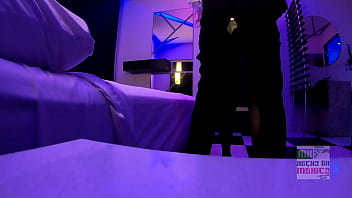 La secretaria cuckold follando frente a su marido 1