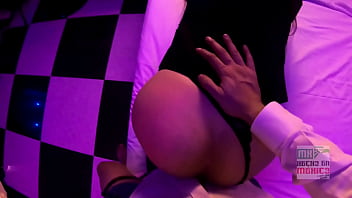 La secretaria cuckold follando frente a su marido 1