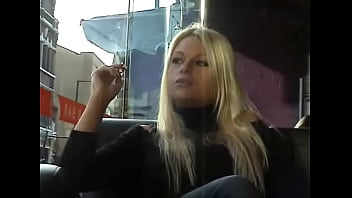 Blonde smokes all white 100s cigarettes