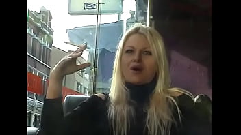 Blonde smokes all white 100s cigarettes