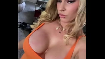 Do you like me in orange or maybe i should slip outta this