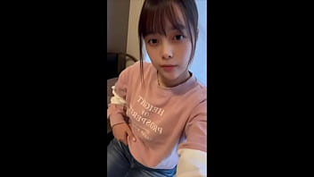 あんまり男性経験がない真面目な女子大生のオナニー。早く彼氏作って肉棒挿れたい