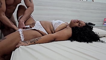 Bastidores da gravação com a bbw kelly campos deixando jr doidera botar ate no cu e ganhando leite na boca